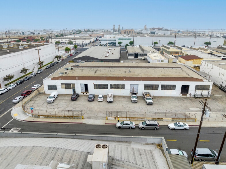 2532 E 49th St, Vernon, CA 90058