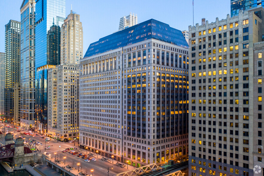 222 N LaSalle St, Chicago, IL for lease - Primary Photo - Image 1 of 20