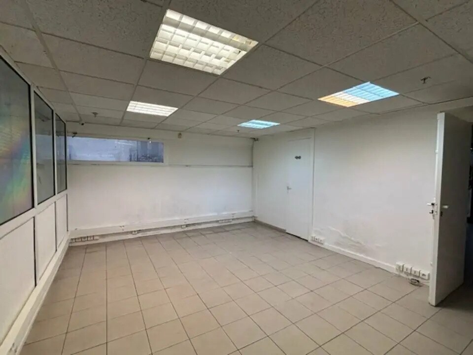 Retail in Montpellier for lease Building Photo- Image 1 of 6