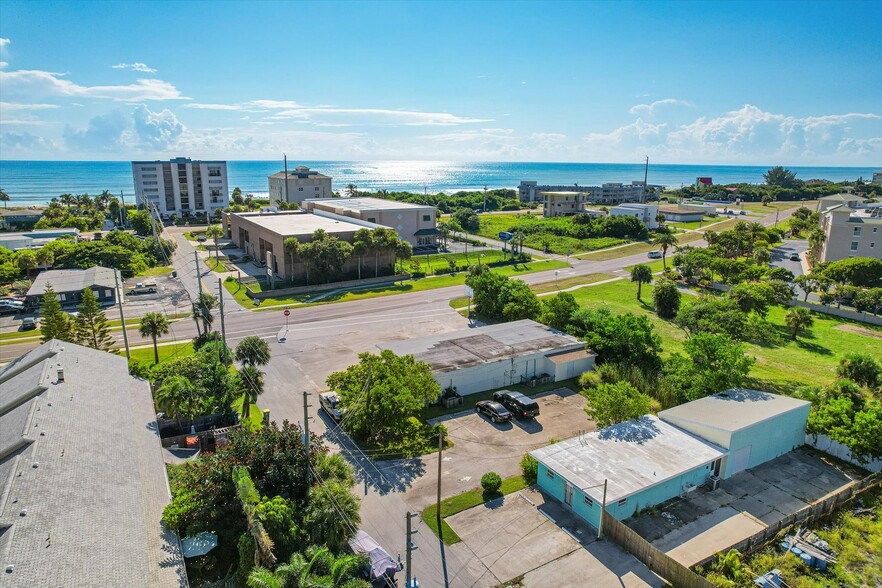 10 Francis St, Cocoa Beach, FL for lease - Building Photo - Image 2 of 13