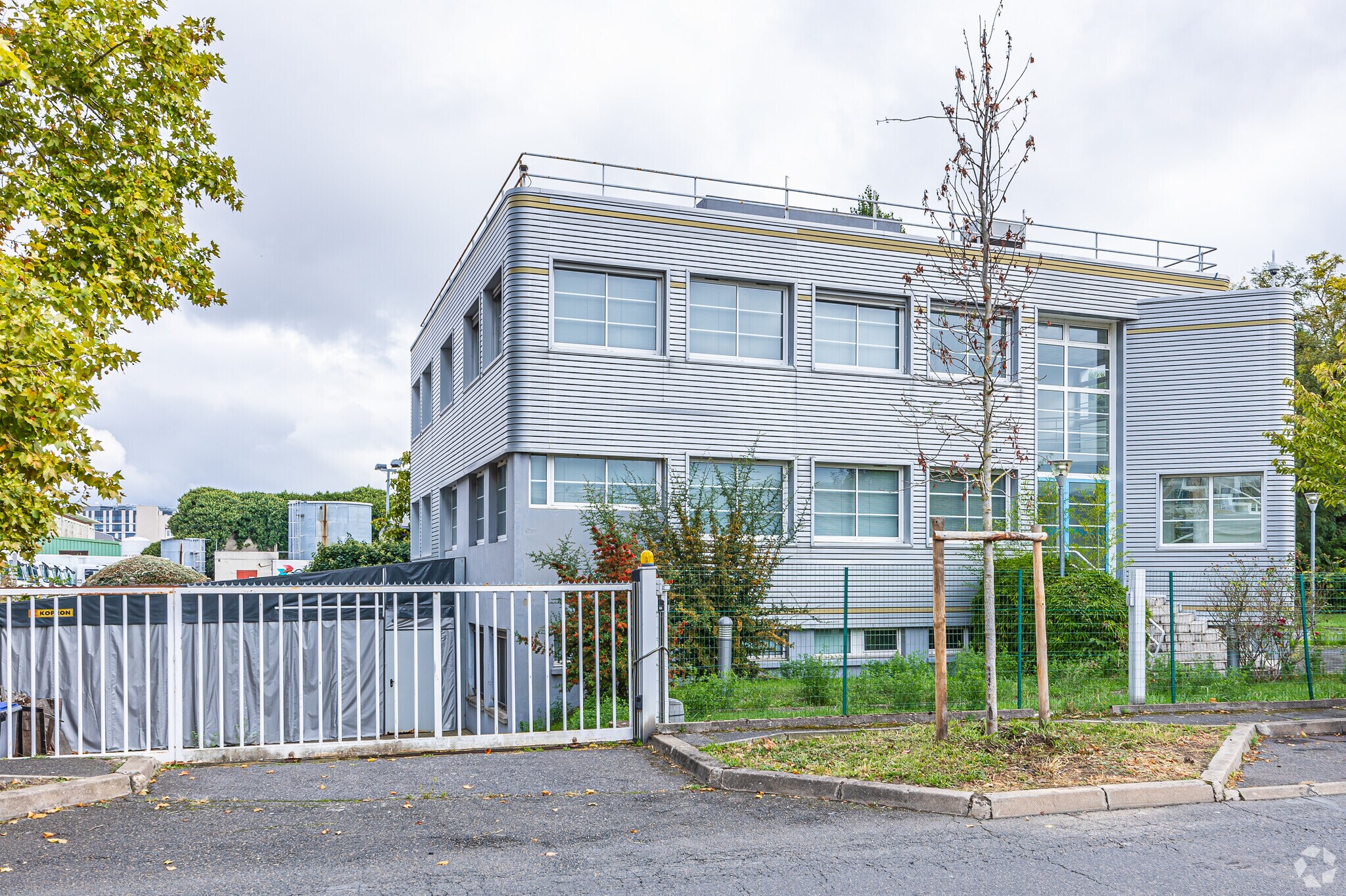 10-12 Rue Marcel Paul, Bezons for sale Primary Photo- Image 1 of 3