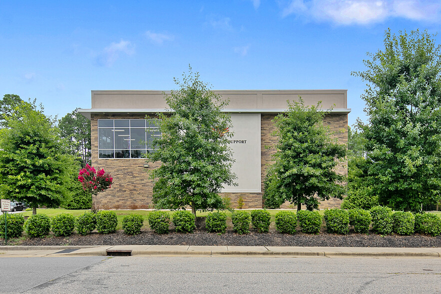 2847 Bridgewood Dr, Fayetteville, NC for sale - Building Photo - Image 2 of 60