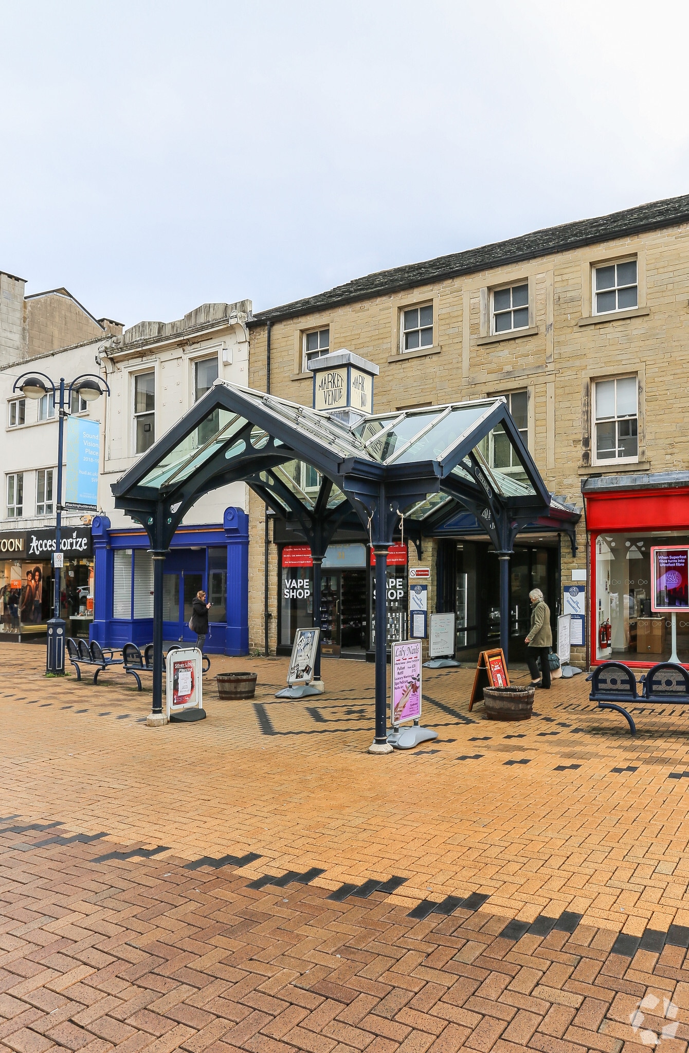 1-19 Market Ave, Huddersfield for lease Primary Photo- Image 1 of 2