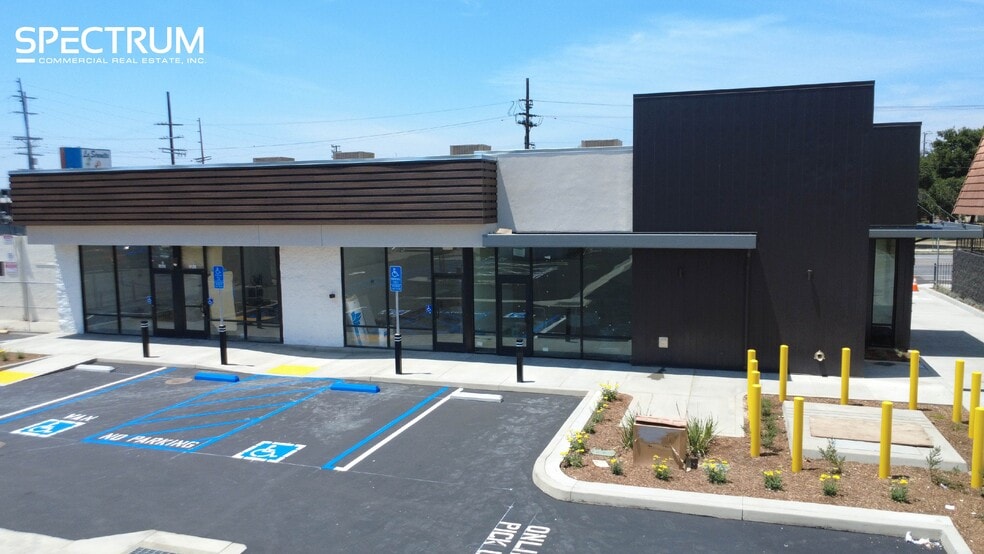 9124-9134 Van Nuys Blvd, Panorama City, CA for lease - Building Photo - Image 2 of 12