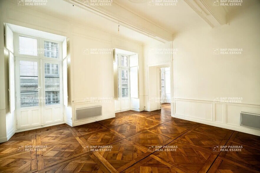 Office in Rennes for lease - Building Photo - Image 2 of 7