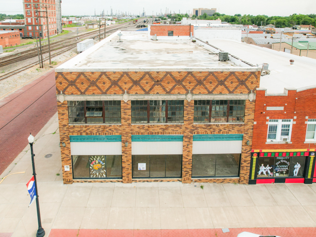 200 W Grand Ave, Ponca City, OK for sale - Building Photo - Image 3 of 27