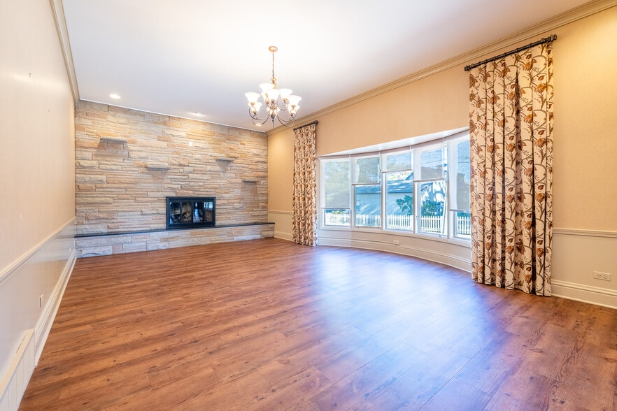 12 N Pistakee Lake Rd, Fox Lake, IL for lease - Building Photo - Image 3 of 9