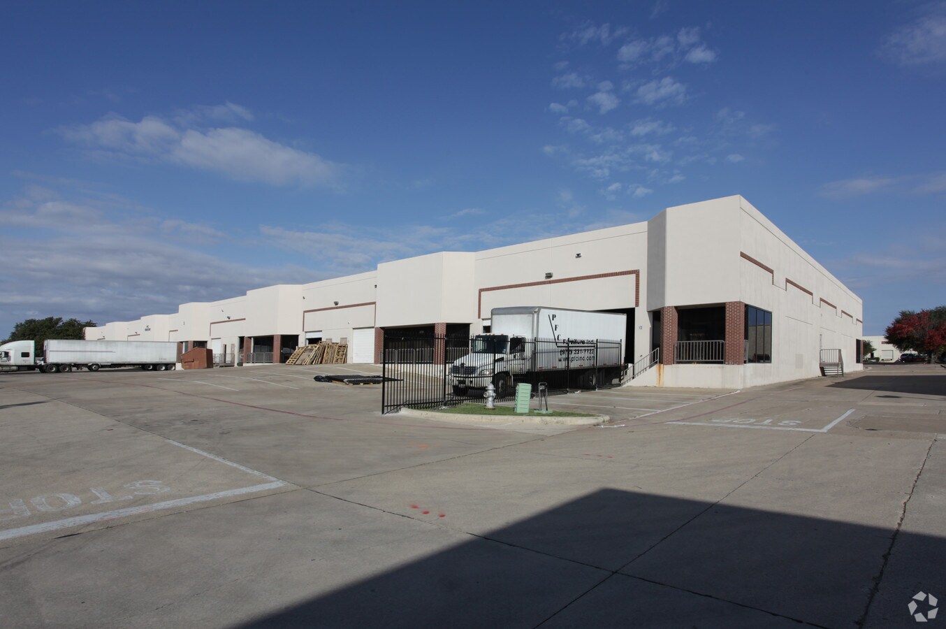 400 Industrial Dr, Richardson, TX 75081