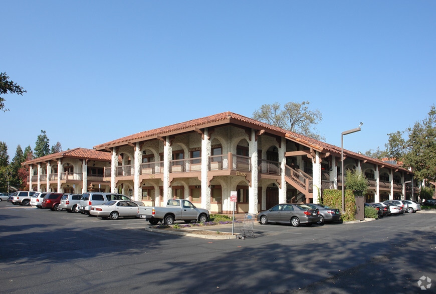 3625 E Thousand Oaks Blvd, Westlake Village, CA for lease - Building Photo - Image 2 of 7