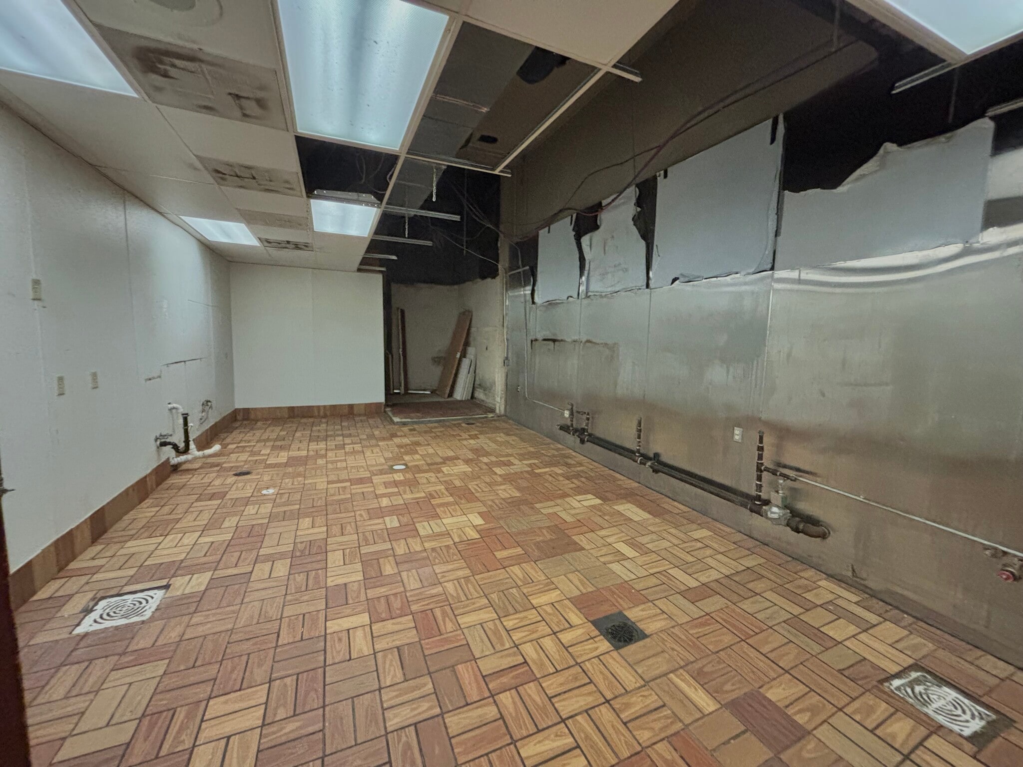 400 E Pittsburgh St, Greensburg, PA for lease Interior Photo- Image 1 of 5