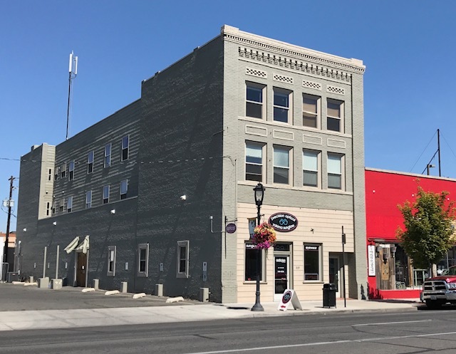 319 W Yakima Ave, Yakima, WA for lease - Building Photo - Image 1 of 3