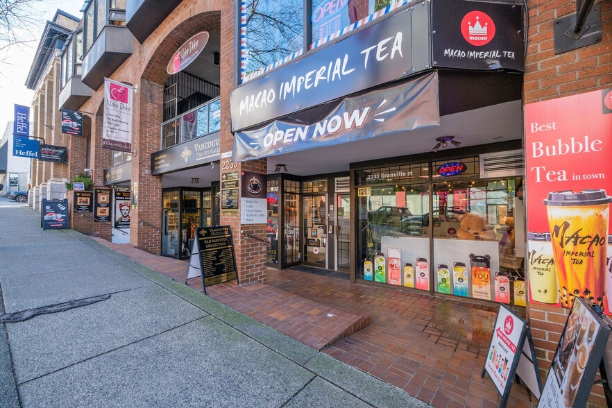 2241 Granville St, Vancouver, BC for lease - Building Photo - Image 2 of 7