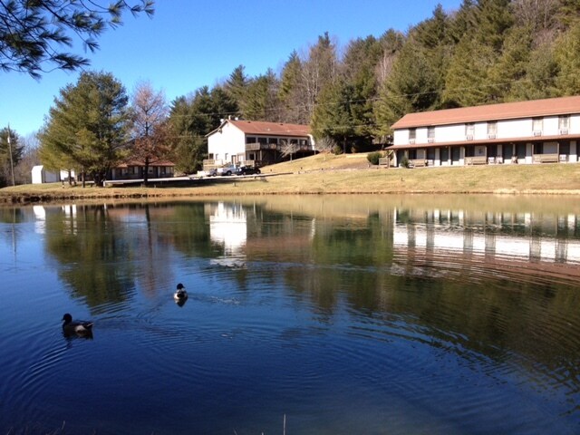 182 Woodberry Rd Sw, Meadows Of Dan, VA for sale - Primary Photo - Image 1 of 1