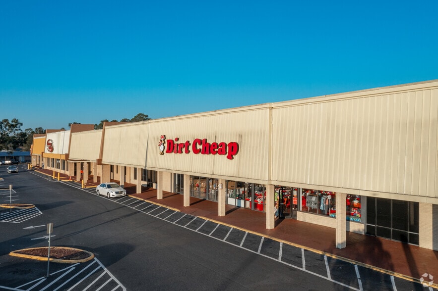 8183 W Fairfield Dr, Pensacola, FL for lease - Building Photo - Image 3 of 10