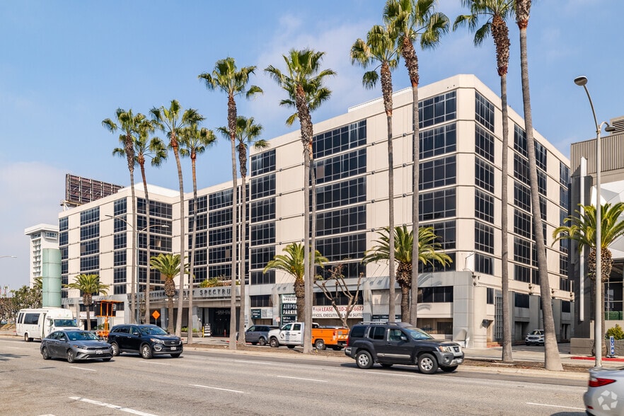 5777 W Century Blvd, Los Angeles, CA for lease - Building Photo - Image 1 of 8
