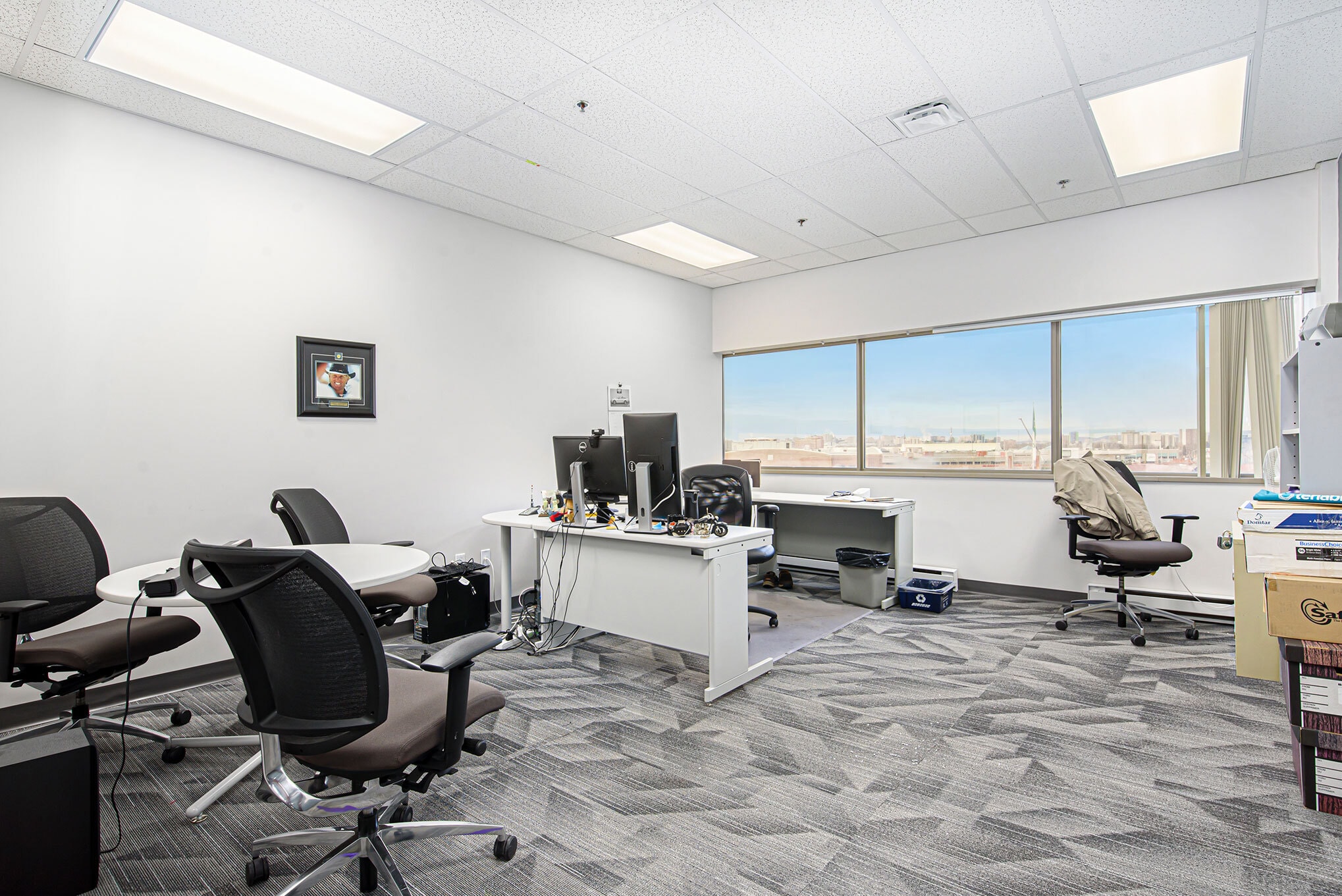 1223 Michael St, Gloucester, ON for lease Interior Photo- Image 1 of 11