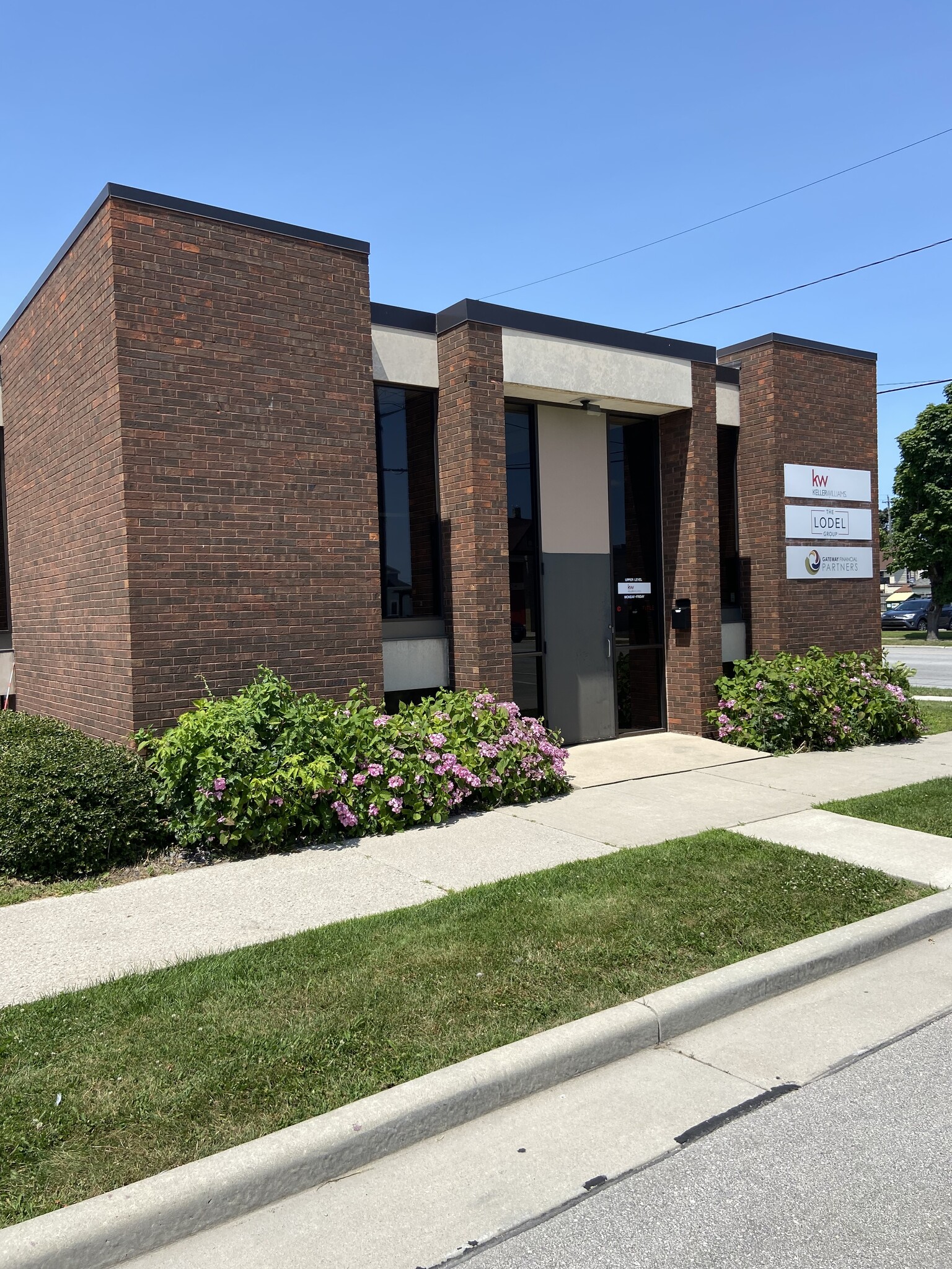 1701 Washington St, Manitowoc, WI for lease Building Photo- Image 1 of 5