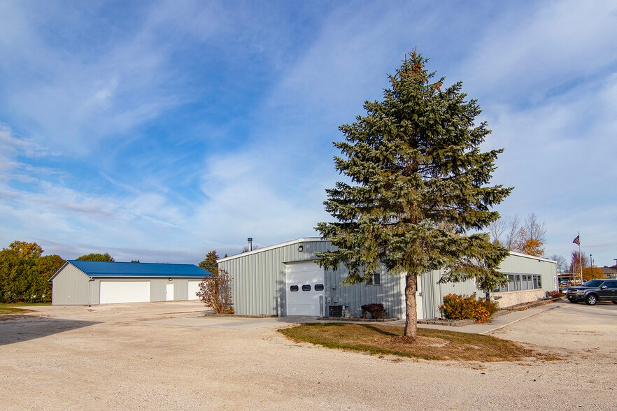 901 Service Rd, Kiel, WI for lease - Building Photo - Image 2 of 12