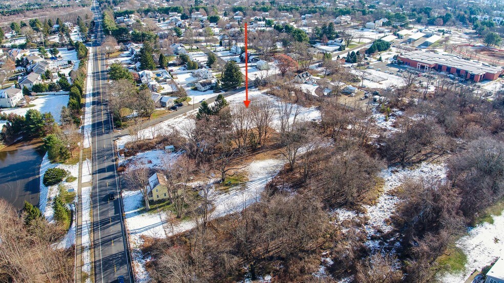 574 Colts Neck Rd, Freehold, NJ for sale - Primary Photo - Image 1 of 1