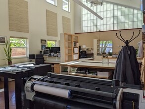 2238 S Broadway Ave, Boise, ID for sale Interior Photo- Image 2 of 4