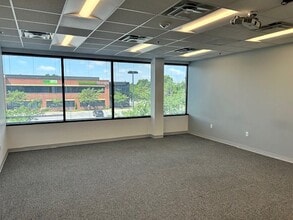 9920 Franklin Square Dr, Nottingham, MD for lease Interior Photo- Image 2 of 4