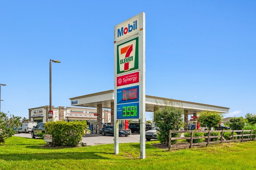 4920 Moccasin Wallow Rd, Palmetto, FL for sale - Building Photo - Image 2 of 5