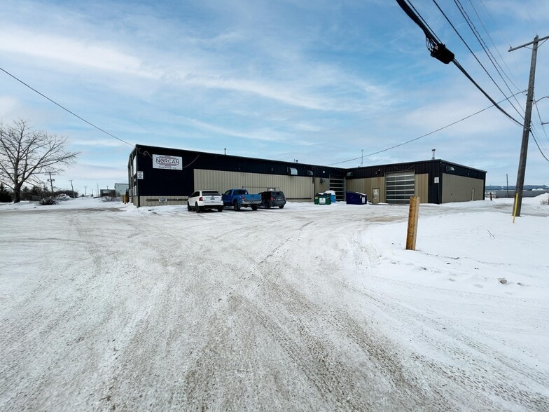 2309 Logan Av, Winnipeg, MB for sale - Building Photo - Image 2 of 4