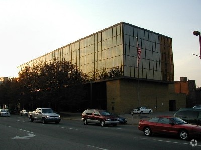 1000 Fifth Ave, Huntington, WV for lease - Building Photo - Image 2 of 39