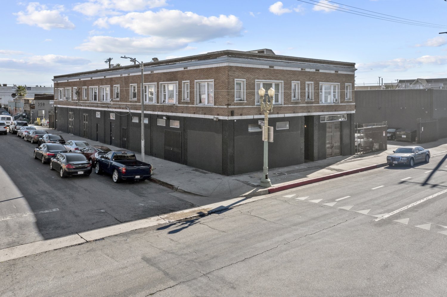 3800 S Grand Ave, Los Angeles, CA for lease Primary Photo- Image 1 of 43