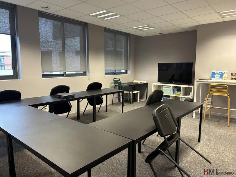 Office in Le Havre for lease - Building Photo - Image 3 of 15