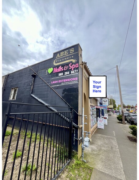 1730 NE Broadway St, Portland, OR for lease - Building Photo - Image 2 of 14