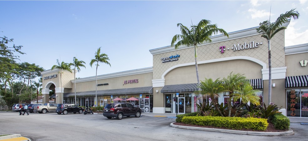 3155-3556 W Hillsboro Blvd, Deerfield Beach, FL for lease - Building Photo - Image 3 of 11