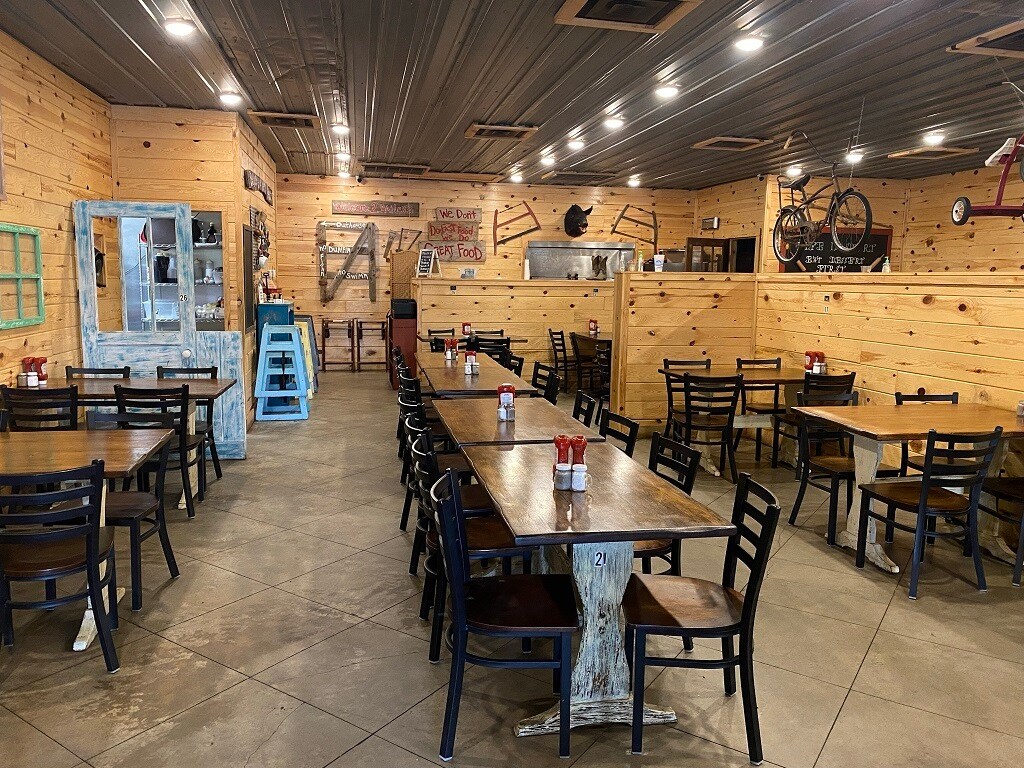 811 Main 1, Melbourne, AR 72556 Bailey's