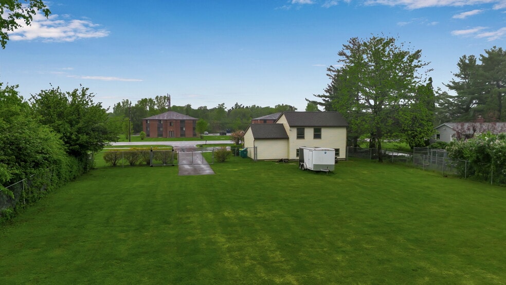 6272 Robinson Rd, Lockport, NY for sale - Building Photo - Image 2 of 24