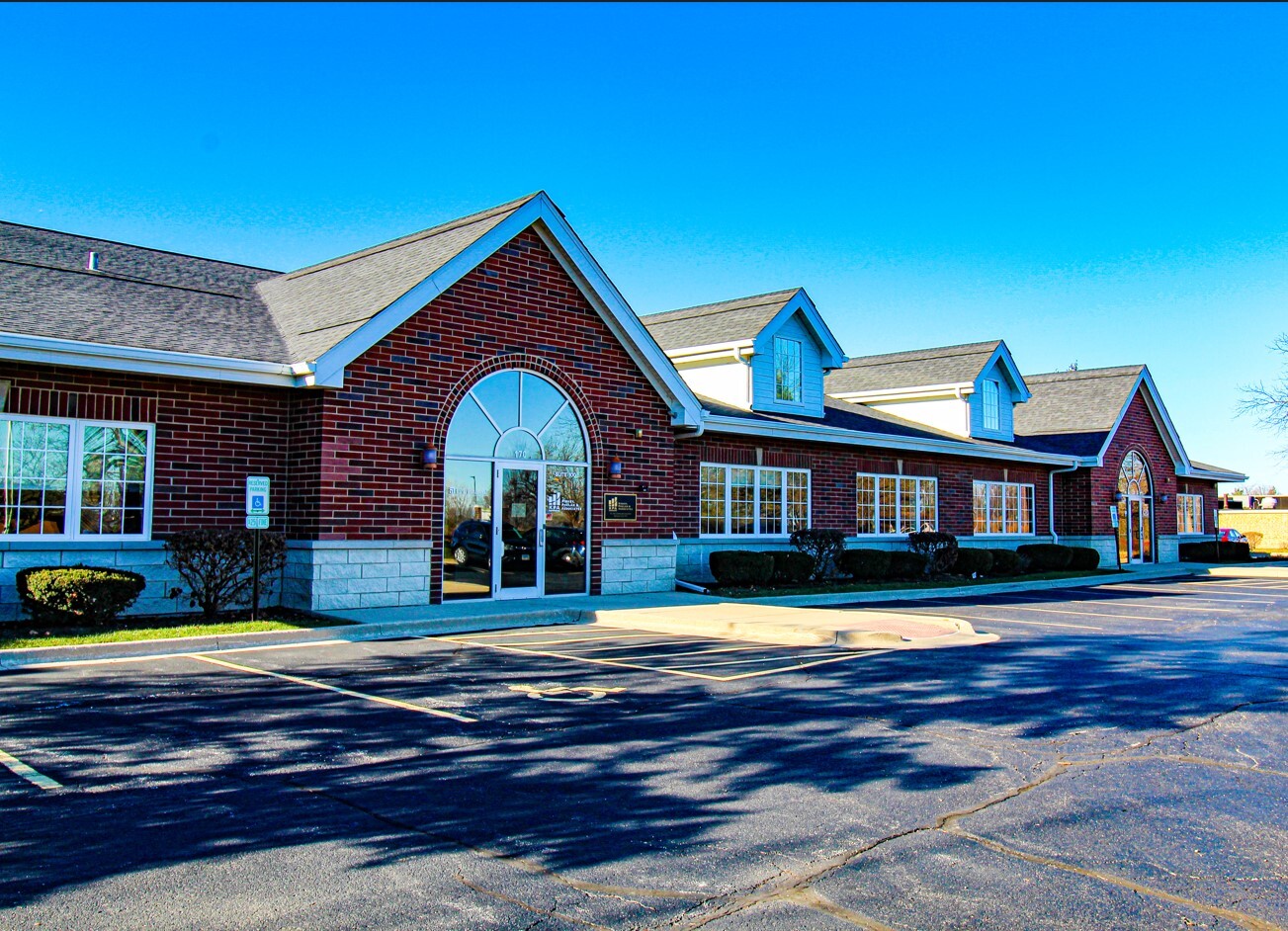 170 S Bloomingdale Rd, Bloomingdale, IL for lease Building Photo- Image 1 of 3