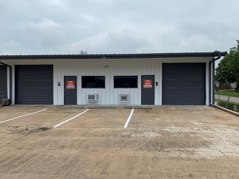 515 Melbourne St, Houston, TX for lease - Building Photo - Image 2 of 2