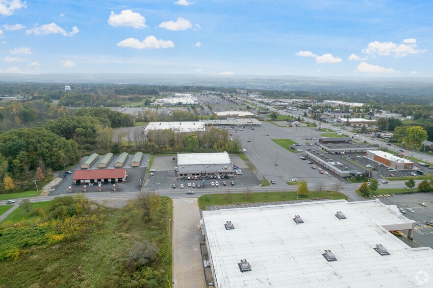 249 Wallins Corners Rd, Amsterdam, NY for sale - Aerial - Image 1 of 7