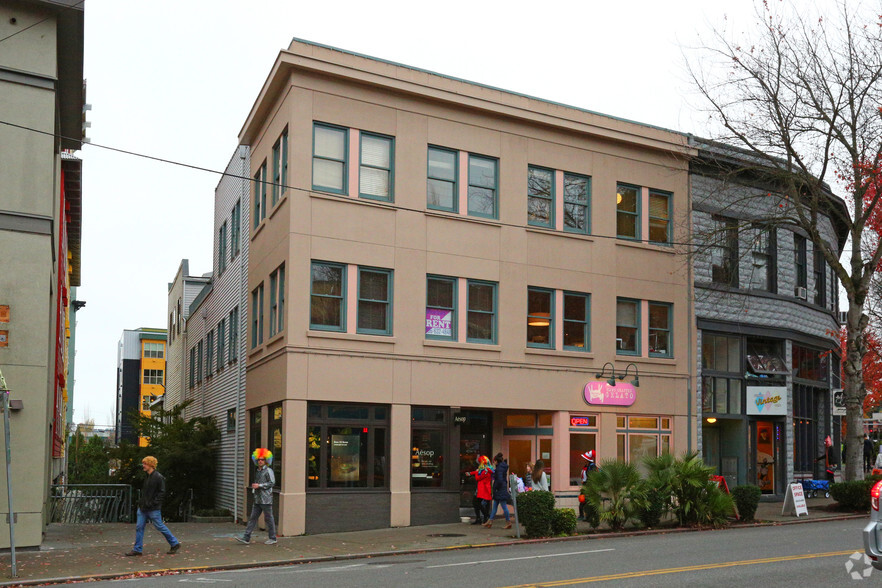 3415 Fremont Ave N, Seattle, WA for lease - Primary Photo - Image 1 of 3