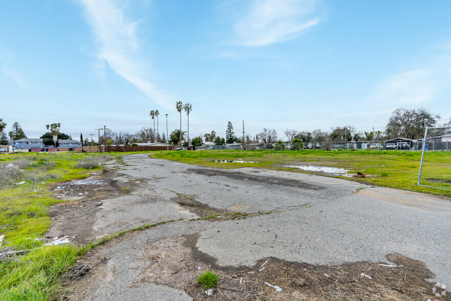 3850-3891 Rizzo Ct, Sacramento, CA for sale - Building Photo - Image 3 of 20