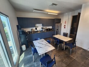 6319 Colfax Ave, North Hollywood, CA for lease Interior Photo- Image 2 of 3