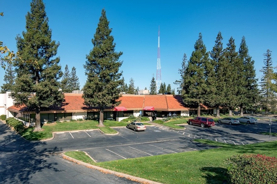 4125-4131 Northgate Blvd, Sacramento, CA for lease - Building Photo - Image 2 of 12