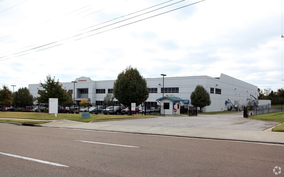 6409 E Holmes Rd, Memphis, TN for sale - Primary Photo - Image 1 of 1