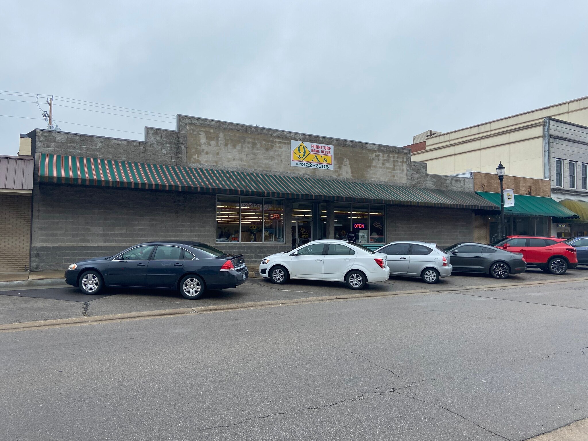 112 W Commercial St, Lebanon, MO 65536