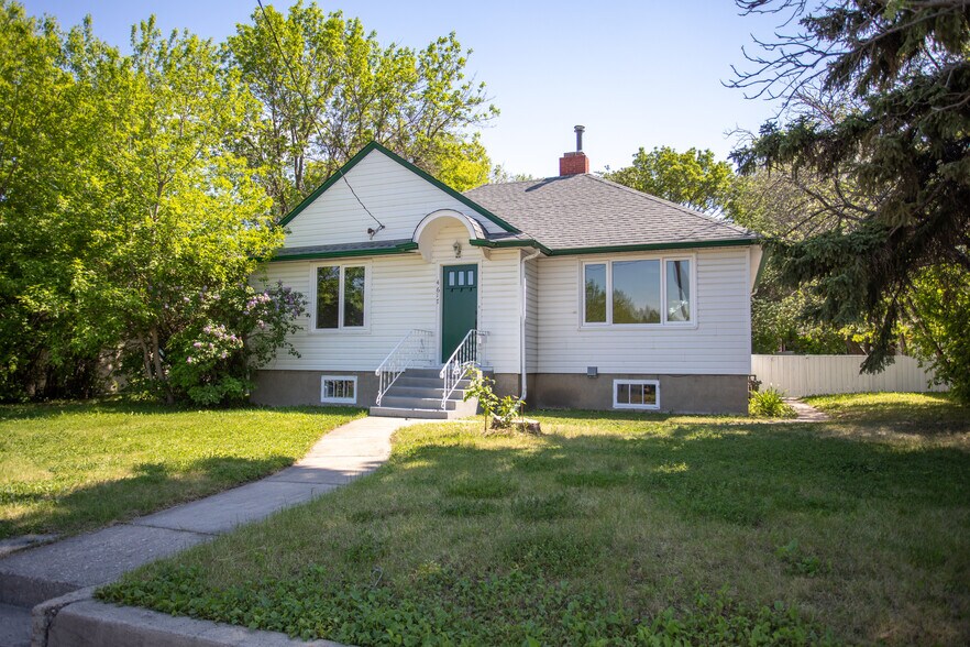 4617 50 St, Red Deer, AB T4N 1X1