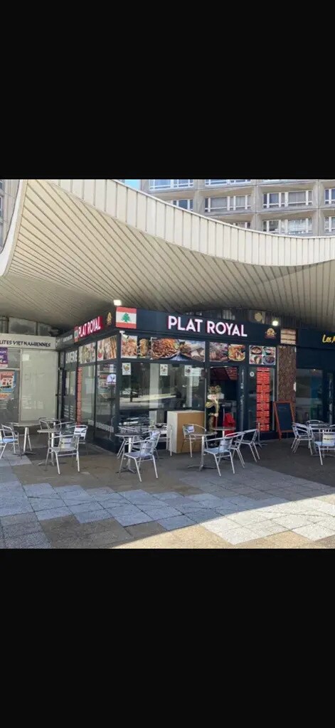 Retail in Paris for lease Building Photo- Image 1 of 3