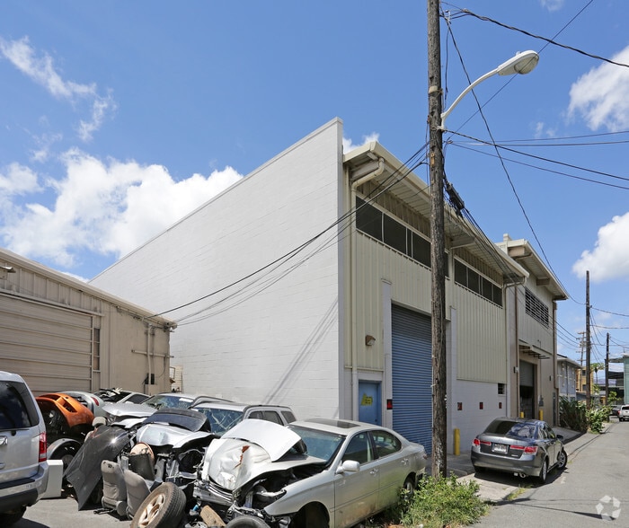 916 Puuhale Rd, Honolulu, HI for lease - Building Photo - Image 2 of 9