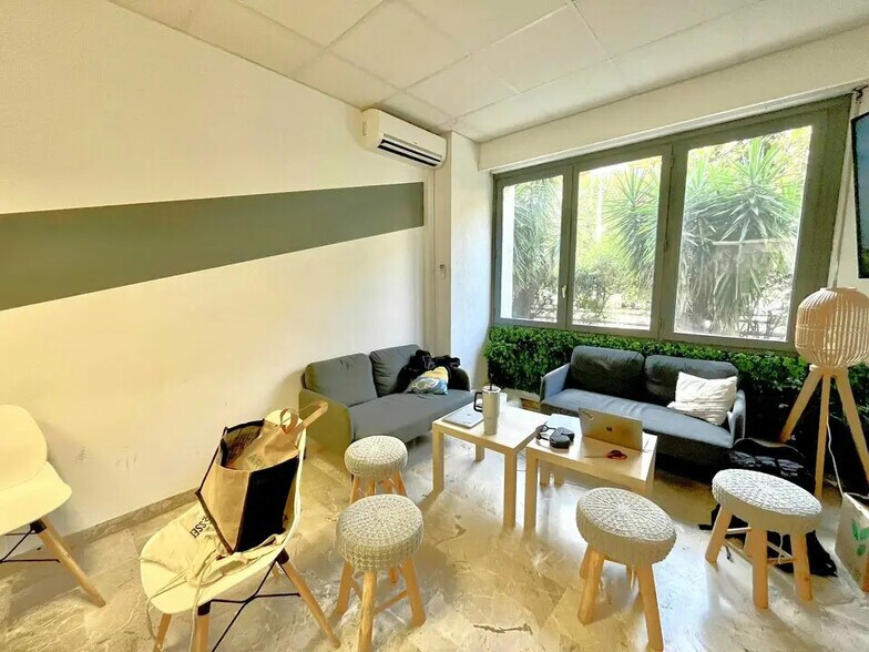 Office in Nice for lease - Interior Photo - Image 3 of 6