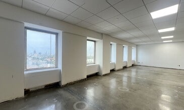 401-407 Lincoln Rd, Miami Beach, FL for lease Matterport 3D Scan- Image 1 of 5