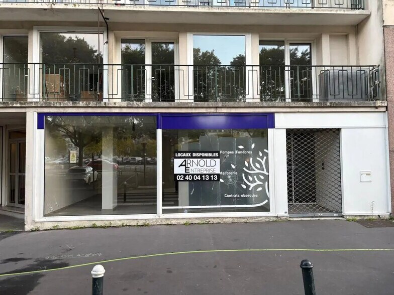 Retail in Nantes for lease - Building Photo - Image 1 of 9