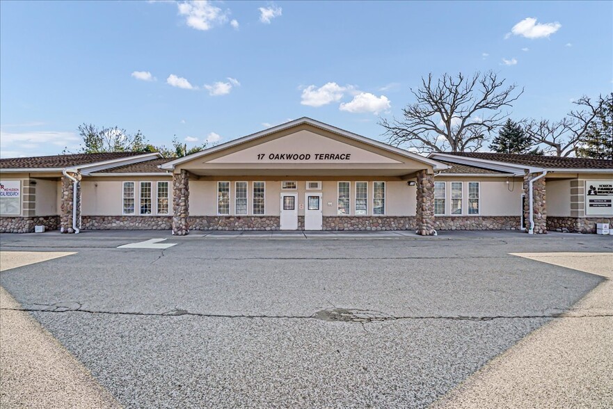 17 Oakwood Ter, New Windsor, NY for lease - Building Photo - Image 1 of 14